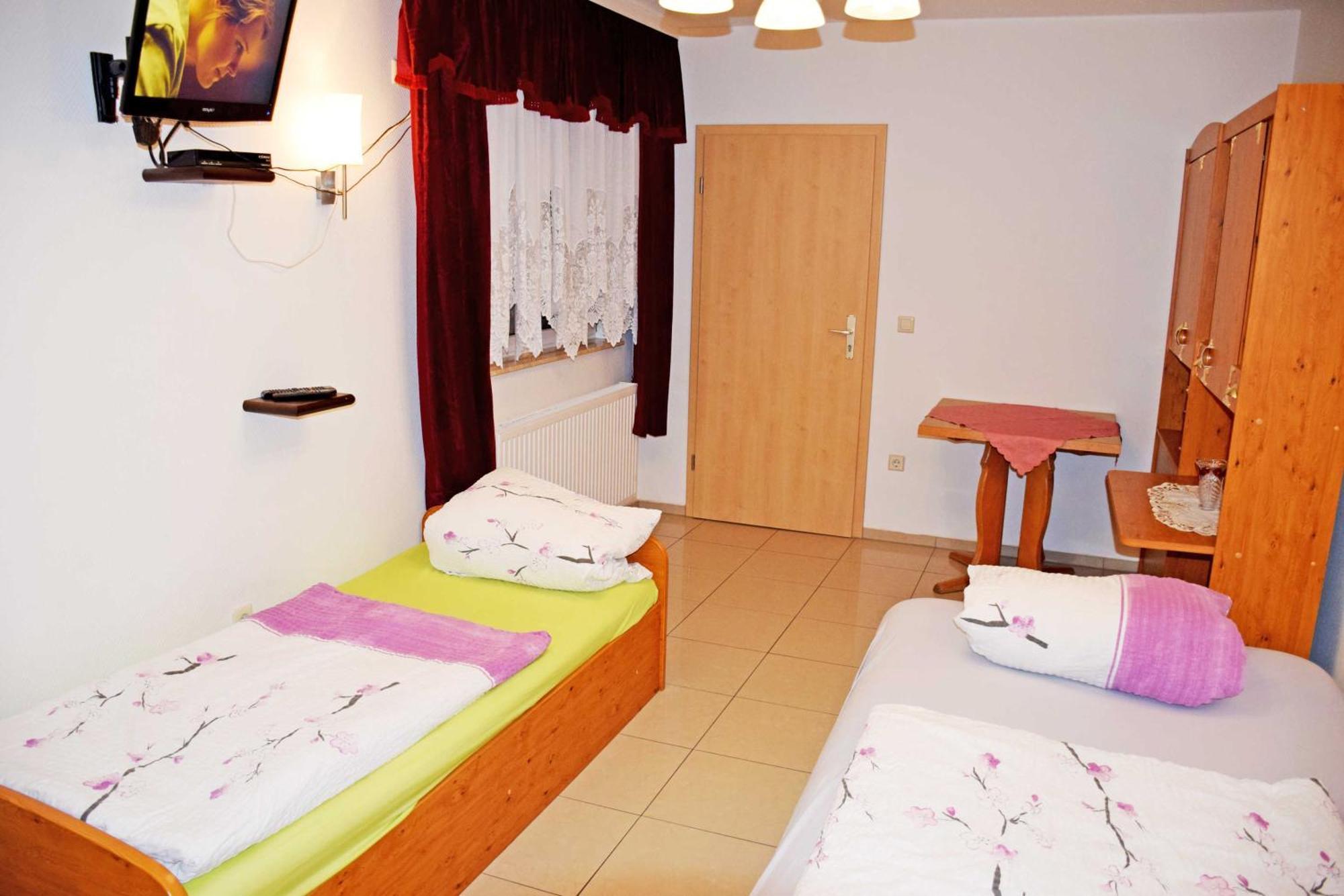 Ferienwohnung/ Ferienzimmer Asche Aschersleben Esterno foto
