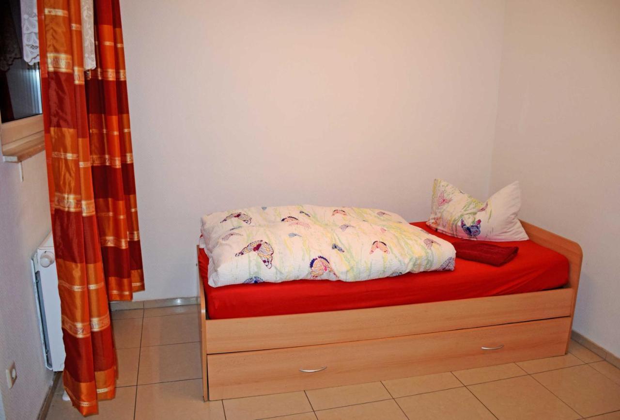 Ferienwohnung/ Ferienzimmer Asche Aschersleben Esterno foto