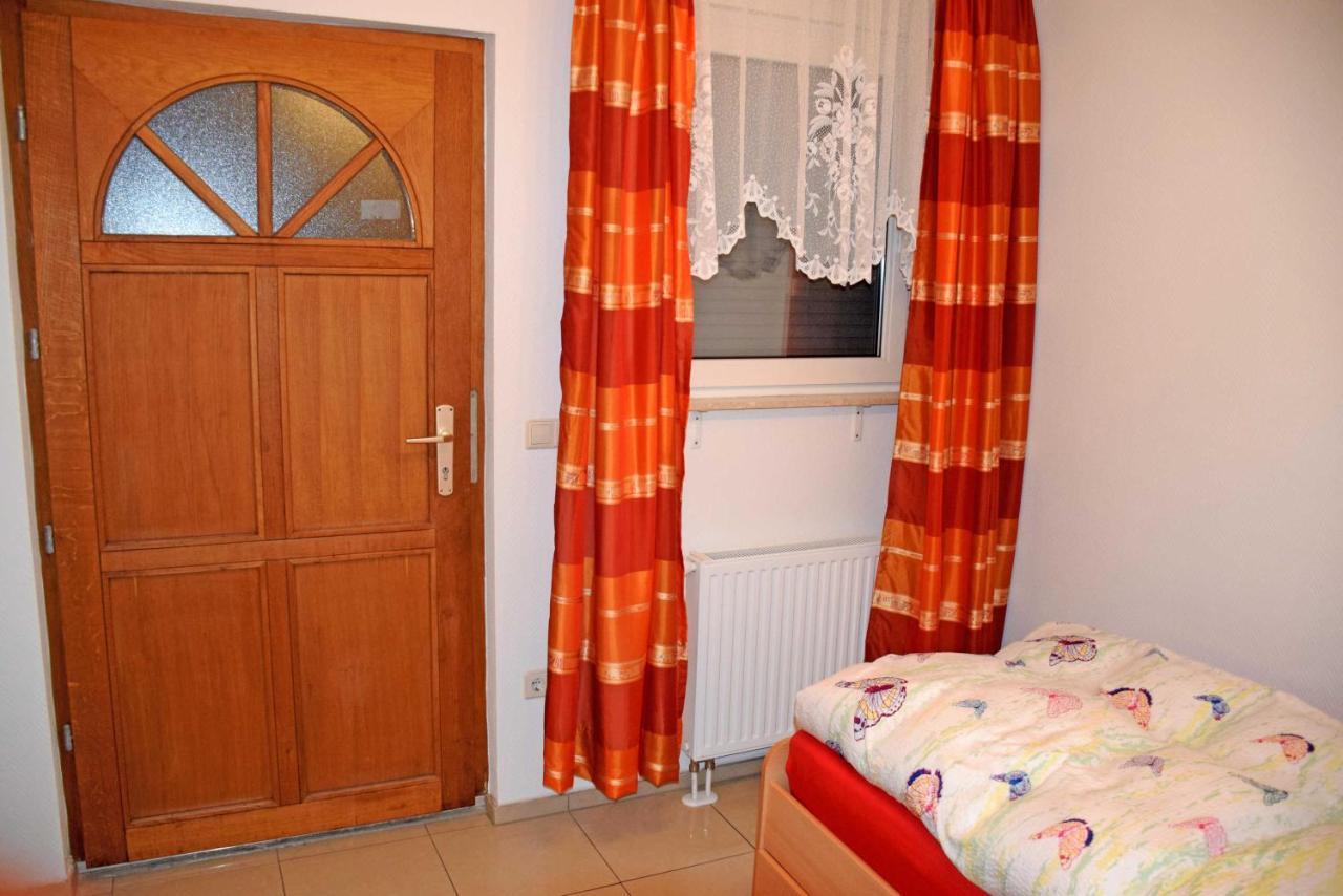 Ferienwohnung/ Ferienzimmer Asche Aschersleben Esterno foto